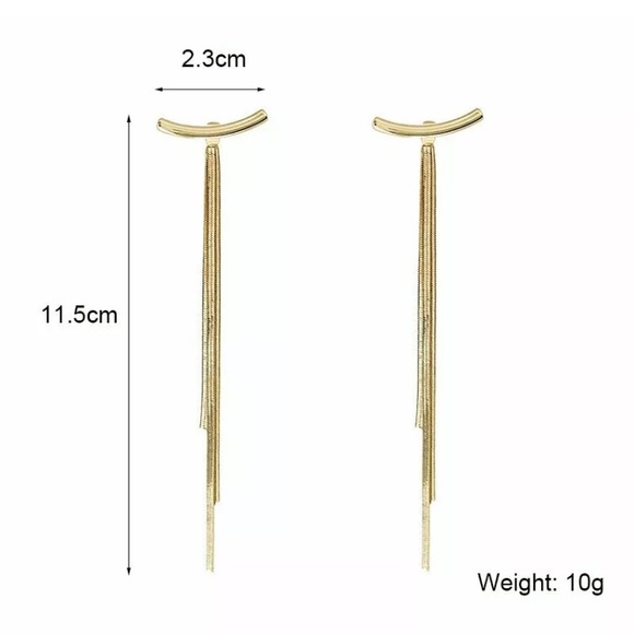 👑 New Gold Dangle Earrings 👑 - Picture 3 of 7